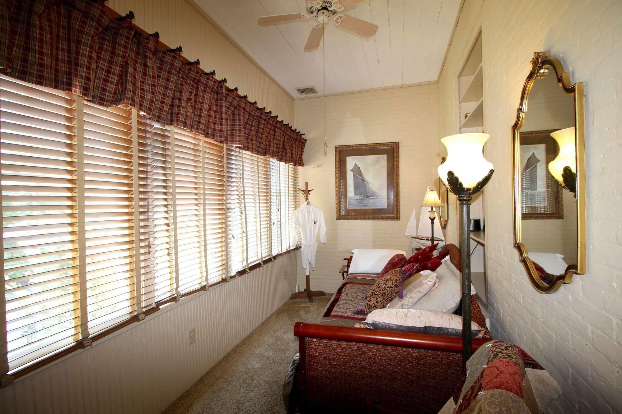 The Londonderry Inn เฮอร์ชีย์ ภายนอก รูปภาพ